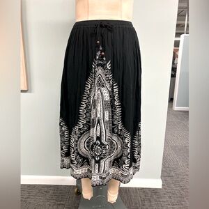 Maxi Skirt, Black with white designs, Size Small but fits a XL due to elastic